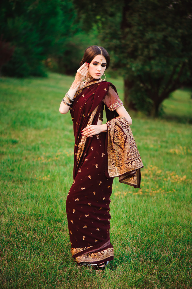 RED LUXARY SILK SAREE WITH GOLDEN WORK